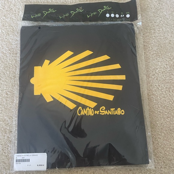 NWT Camino De Santiago Black T-Shirt with Yellow‎ Graphic. Men size XL - Picture 2 of 6